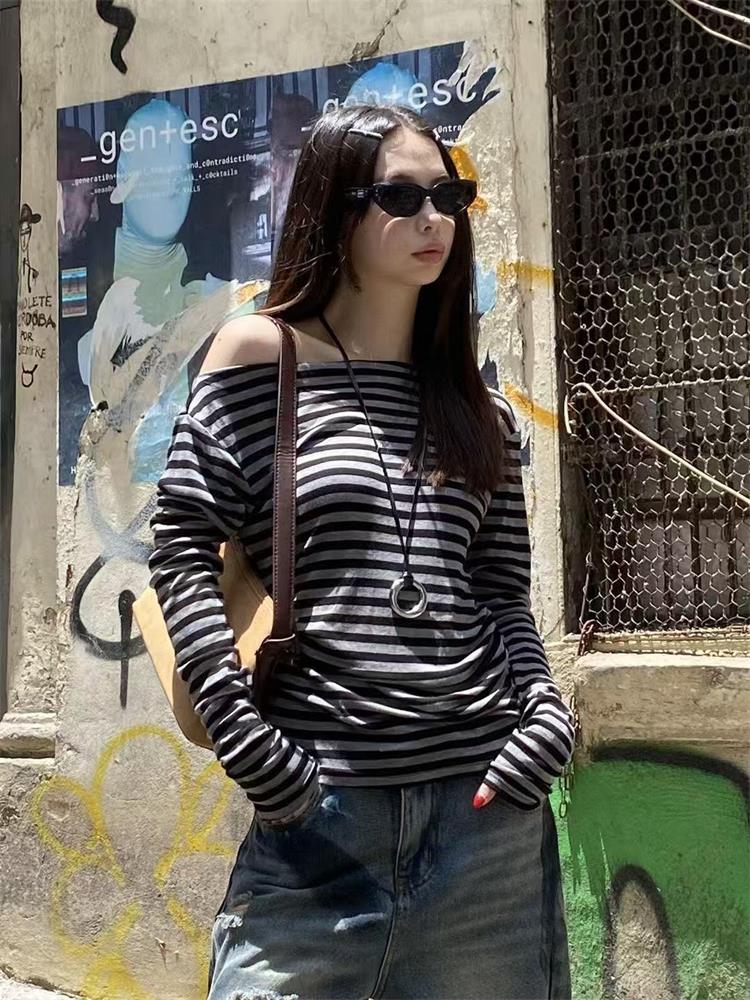 美的2000年代風レディースTシャツ 長袖ストライプカジュア - Winter Clothing Aesthetic のレビューと価格