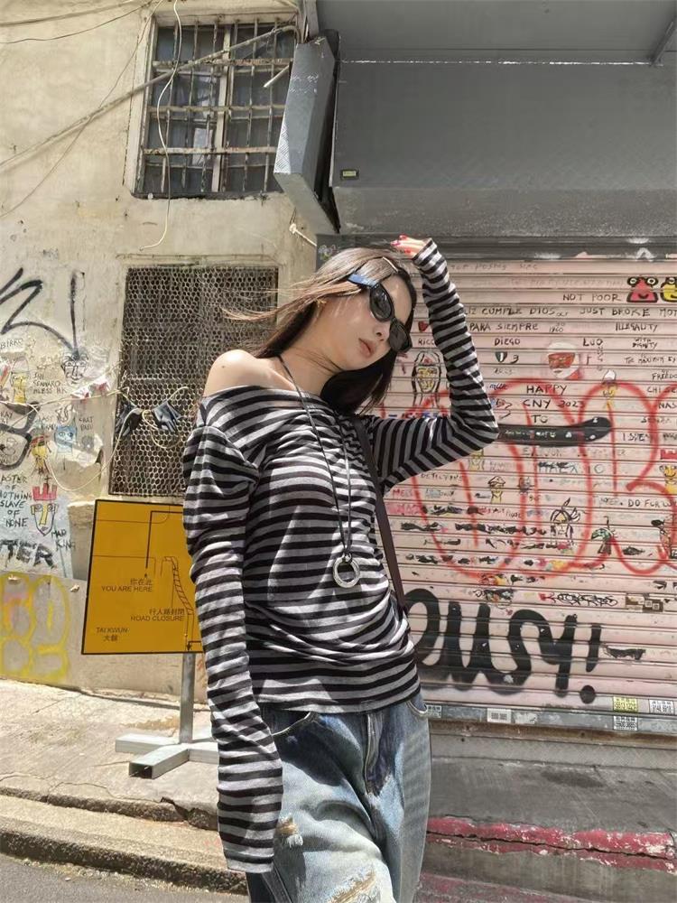 美的2000年代風レディースTシャツ 長袖ストライプカジュア - Winter Clothing Aesthetic のレビューと価格