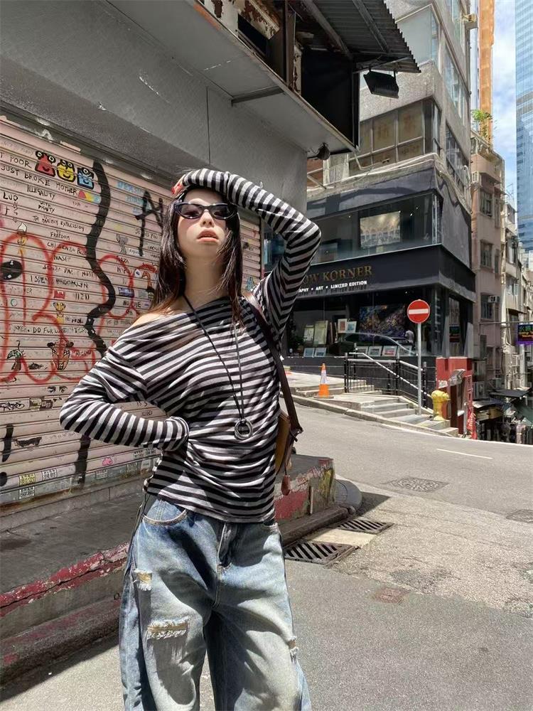 美的2000年代風レディースTシャツ 長袖ストライプカジュア - Winter Clothing Aesthetic のレビューと価格
