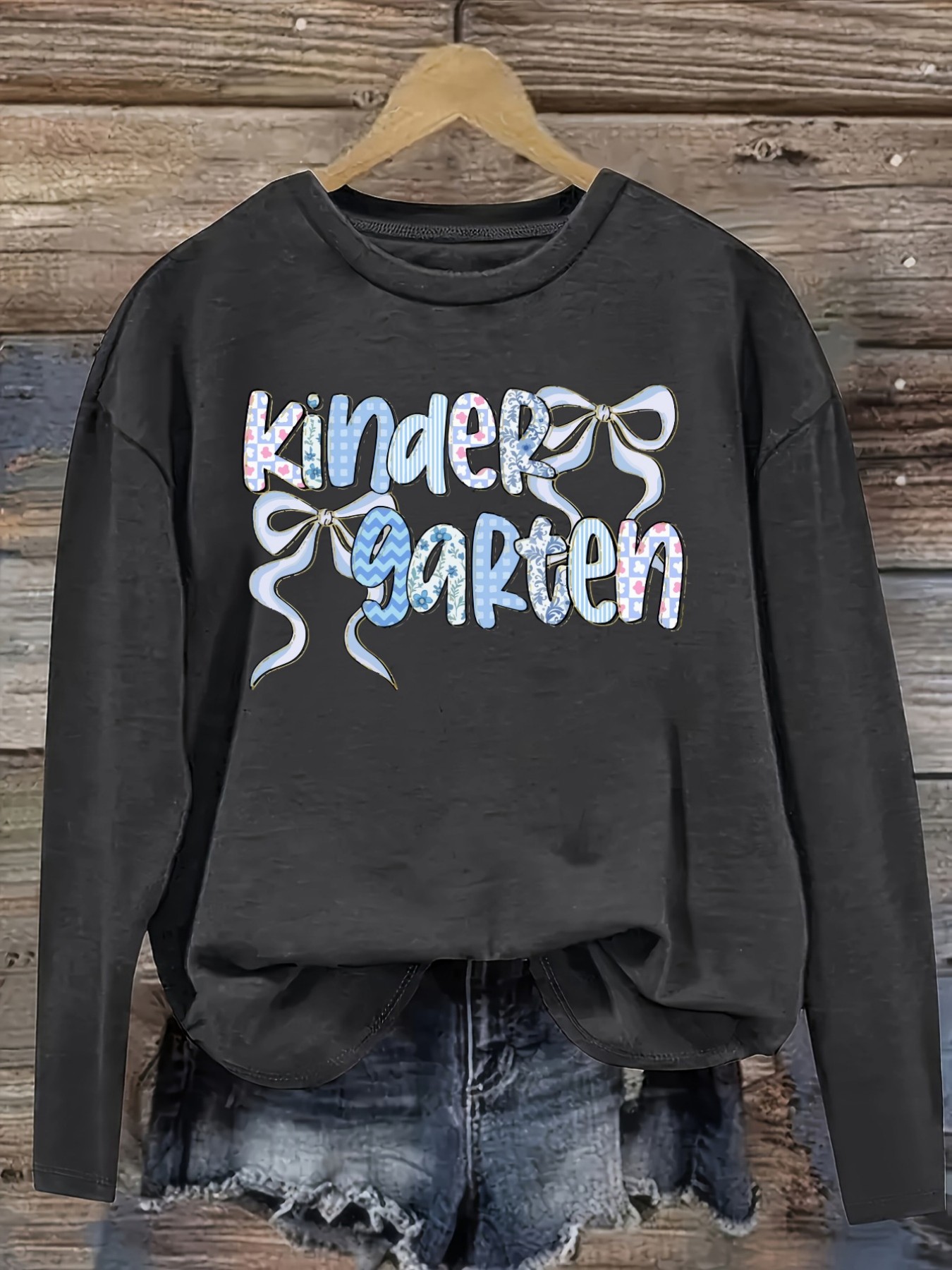 レディースカジュアル長袖クルーネックTシャツ、幼稚園のリボン - Winter Clothing Kindergarten のレビューと価格