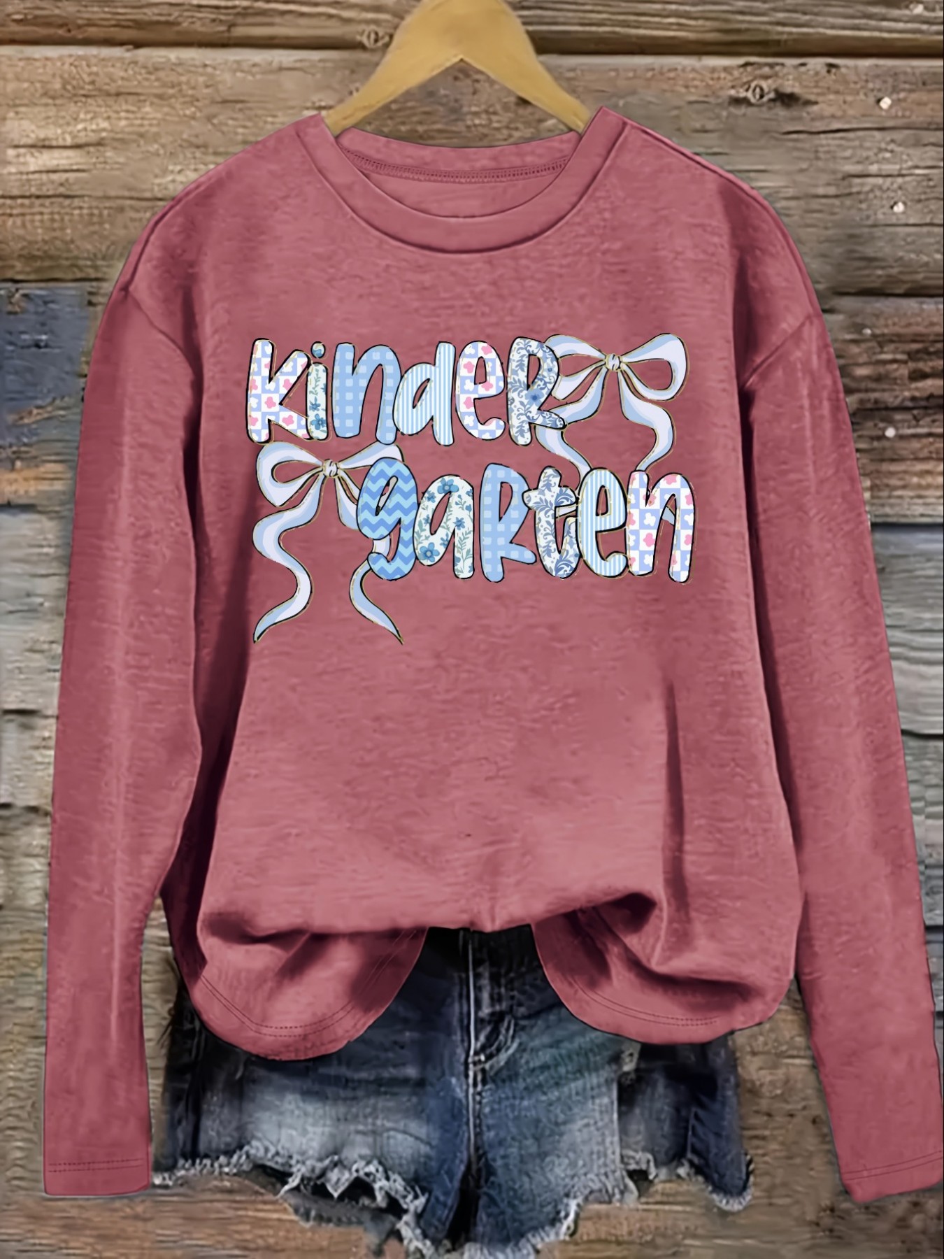 レディースカジュアル長袖クルーネックTシャツ、幼稚園のリボン - Winter Clothing Kindergarten のレビューと価格